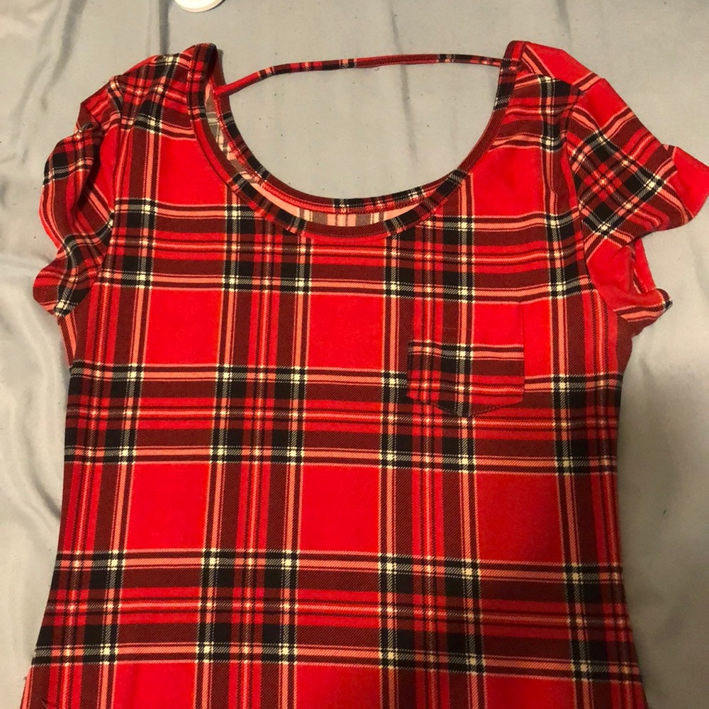I’m selling a flannel dress